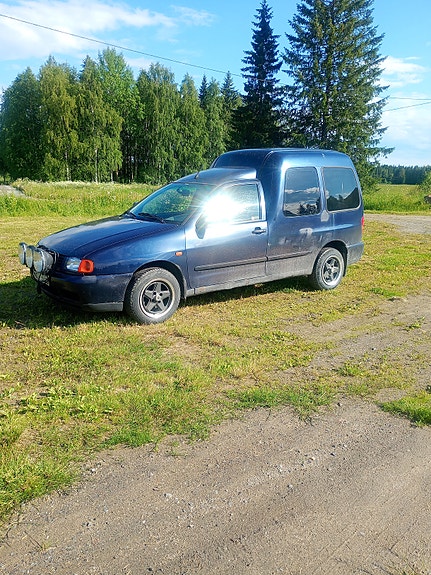 Volkswagen Caddy 2 of 4