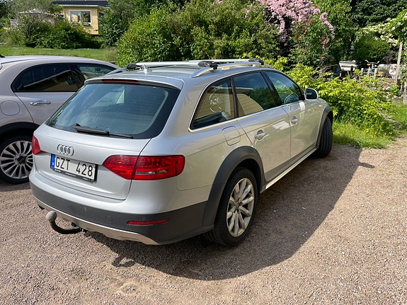 Audi A4 allroad 2 of 5