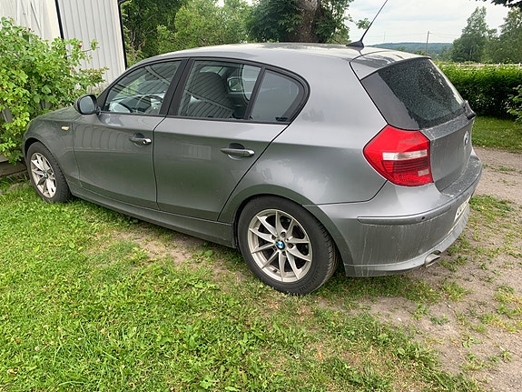 BMW 120d 2 of 4