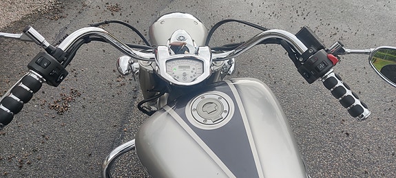 Yamaha XVS1300A Midnight Star 3 of 5