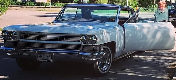 Cadillac Deville 4 of 11