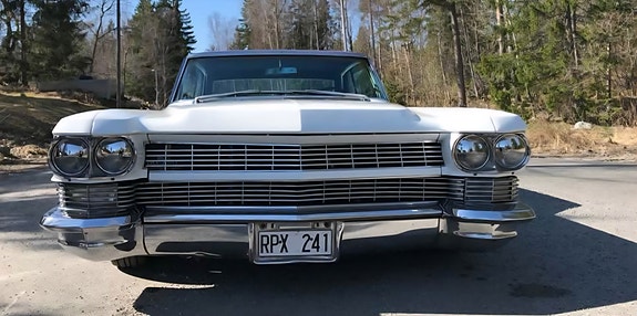 Cadillac Deville 6 of 11