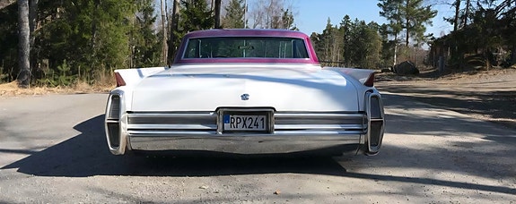 Cadillac Deville 5 of 11