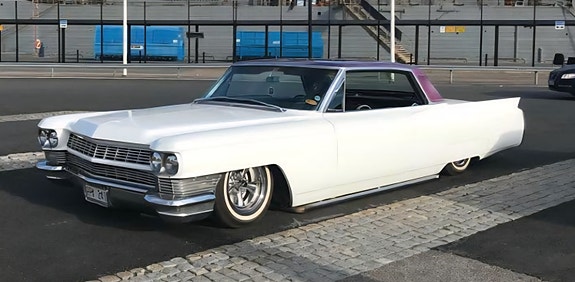 Cadillac Deville 3 of 11
