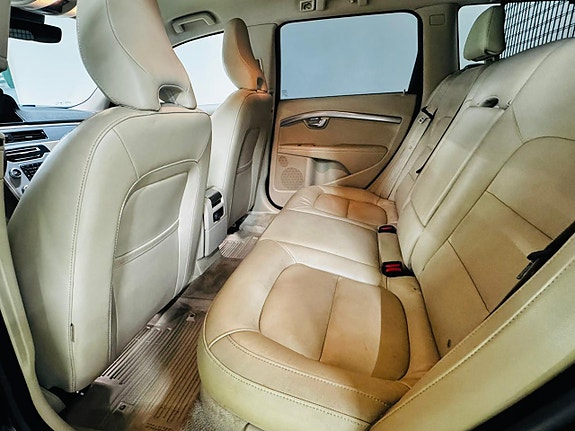 Volvo V70 6 of 13