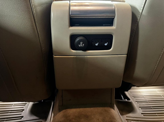 Volvo V70 11 of 13