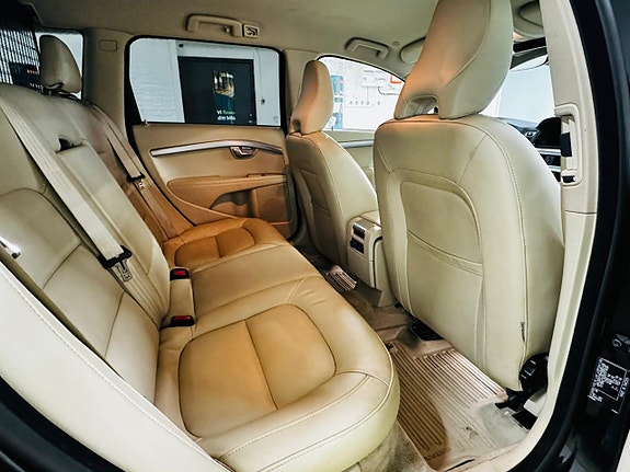 Volvo V70 7 of 13