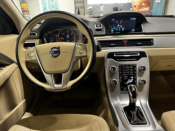 Volvo V70 9 of 13