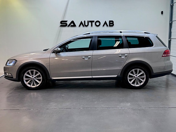Volkswagen Passat Alltrack 3 of 5