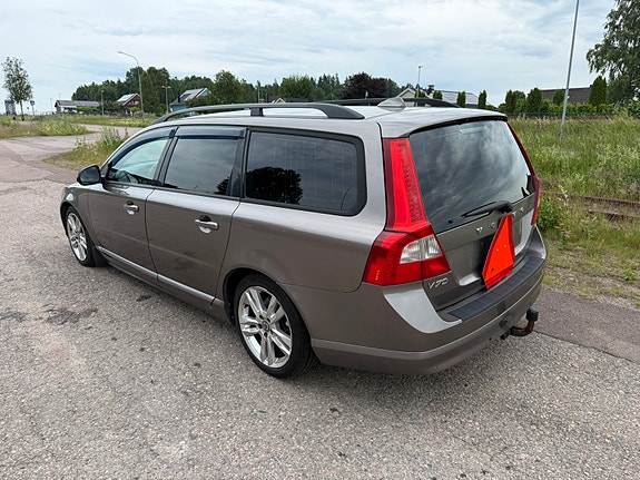 Volvo V70 6 of 11