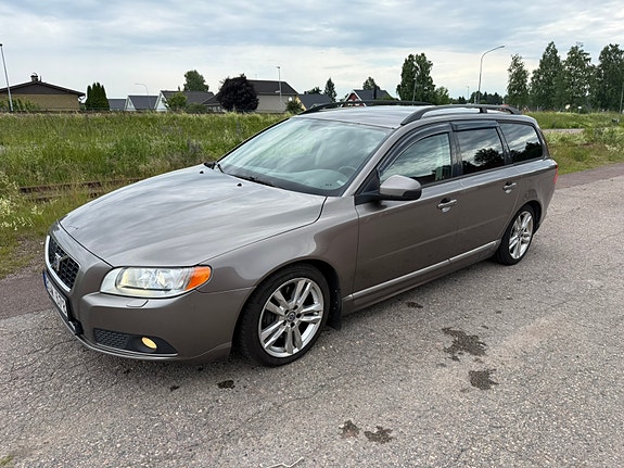 Volvo V70 4 of 11