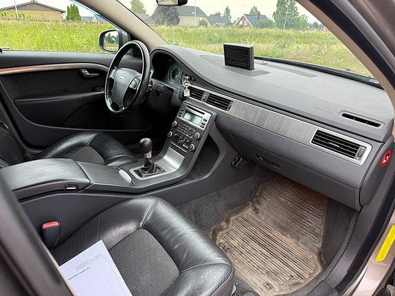 Volvo V70 9 of 11