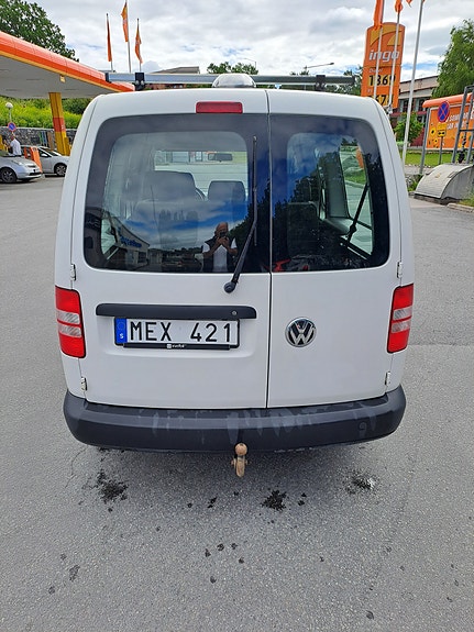 Volkswagen Caddy Maxi 2 of 5