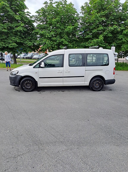 Volkswagen Caddy Maxi 3 of 5