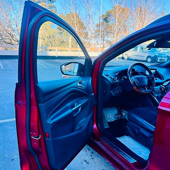 Ford Kuga 4 of 8