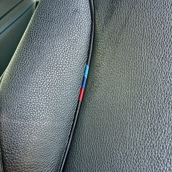 BMW 320i 14 of 16