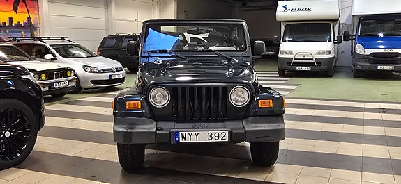 Jeep Wrangler 4 of 9