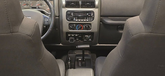Jeep Wrangler 6 of 9