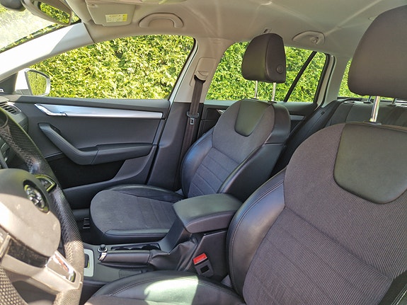 Skoda Octavia 3 of 5