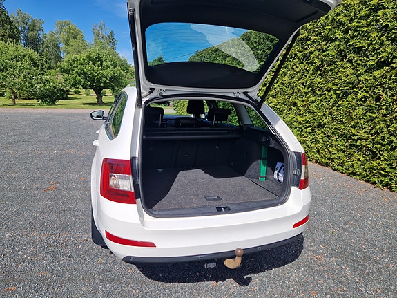 Skoda Octavia 6 of 12
