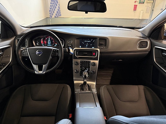 Volvo V60 13 of 20