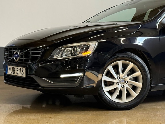 Volvo V60 3 of 5