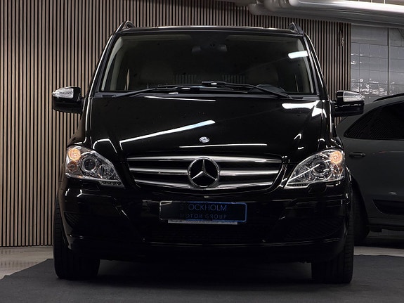 Mercedes-Benz Viano 10 of 30