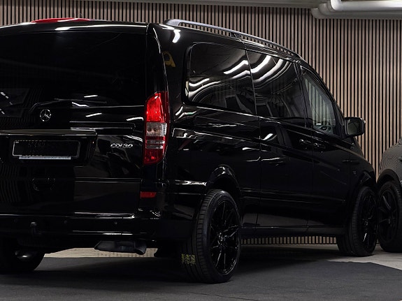 Mercedes-Benz Viano 14 of 30