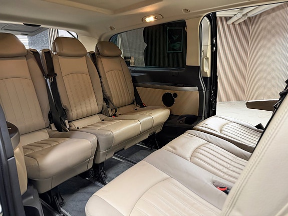 Mercedes-Benz Viano 20 of 30