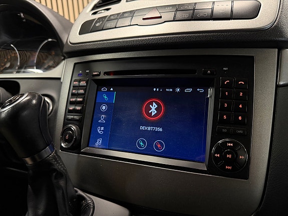 Mercedes-Benz Viano 29 of 30