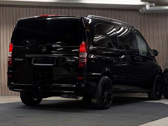 Mercedes-Benz Viano 13 of 30