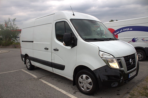 Nissan NV400 3 of 5
