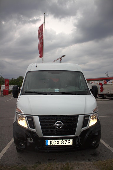 Nissan NV400 4 of 5