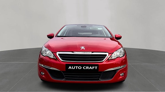 Peugeot 308 SW 2 of 5
