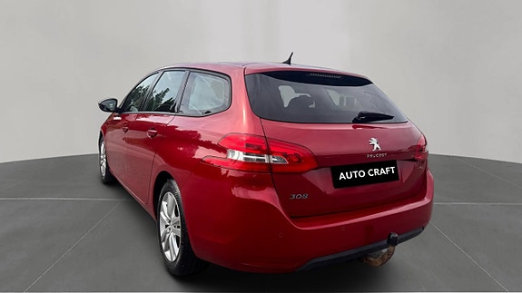 Peugeot 308 SW 7 of 13