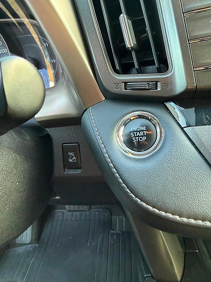 Toyota RAV4 22 of 30