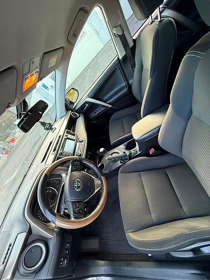Toyota RAV4 7 of 30