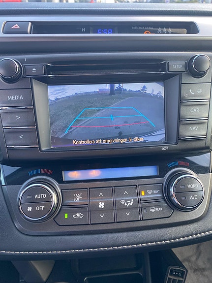 Toyota RAV4 17 of 30