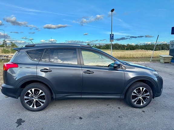 Toyota RAV4 5 of 30