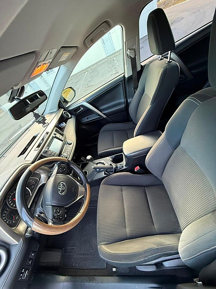 Toyota RAV4 21 of 30