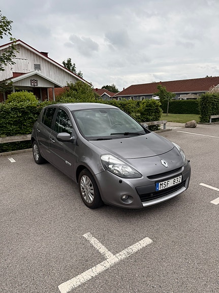 Renault Clio 2 of 5