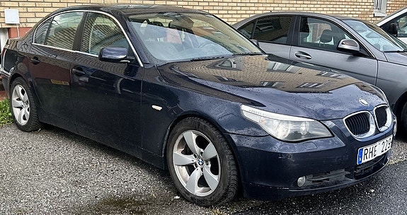 BMW 525 2 of 4