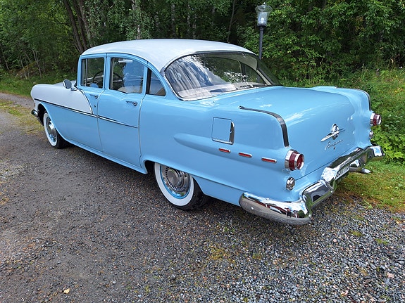 Pontiac Chieftain 4 of 10