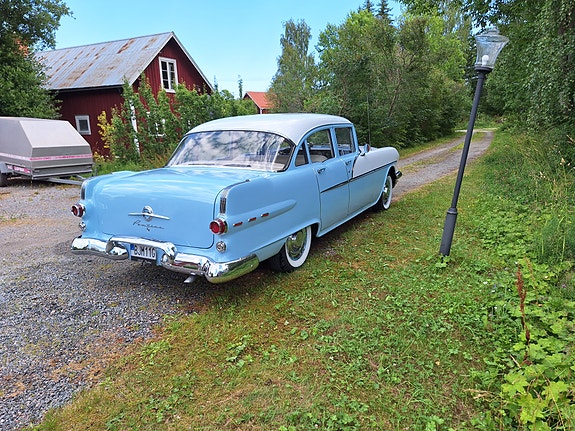 Pontiac Chieftain 3 of 10