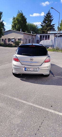 Opel Astra 4 of 5