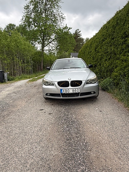 BMW 525i 4 of 8