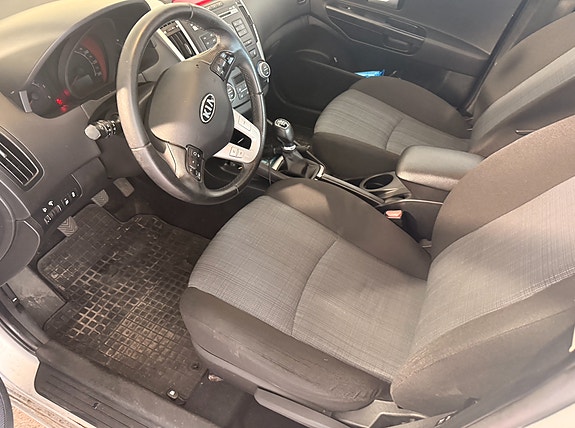 Kia Ceed 5 of 13