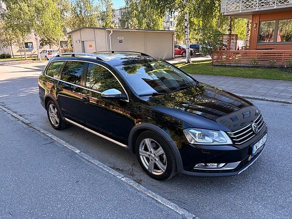 Volkswagen Passat Alltrack 4 of 5