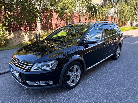 Volkswagen Passat Alltrack 3 of 5