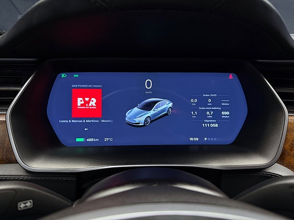Tesla Model S 17 of 30